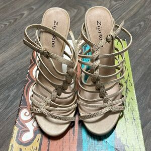 Ziti solo tan / nude heels